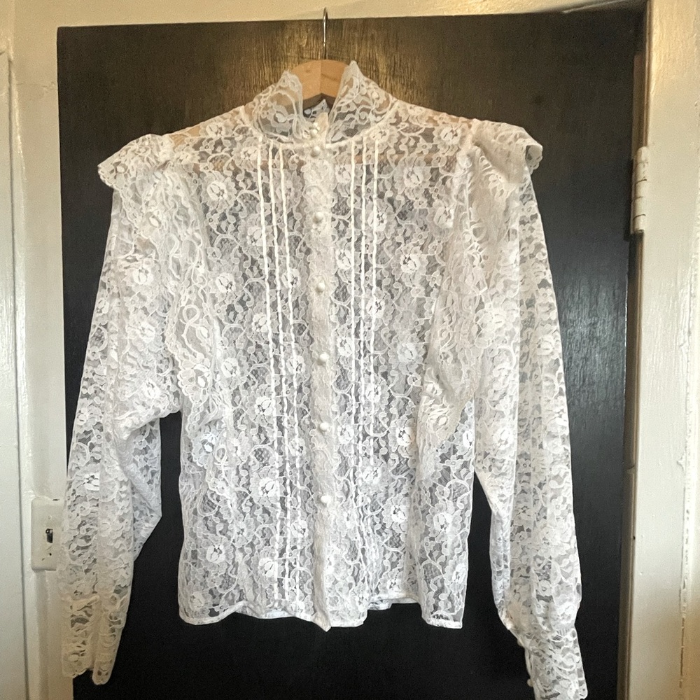 White lace high collar shirt. Perfect for Boho or Western Style. Mint condition